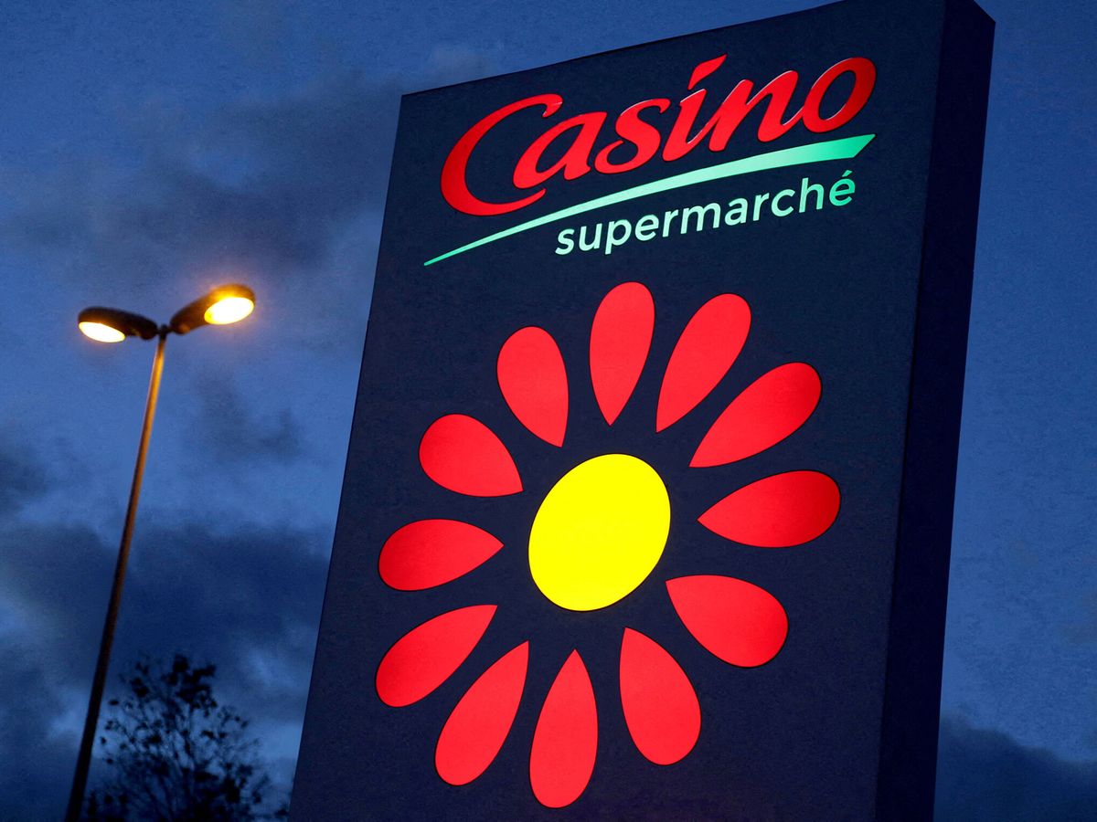 Foto: Logo de Casino, cadena de supermercados Casino francesa. (Reuters/Eric Gaillard)