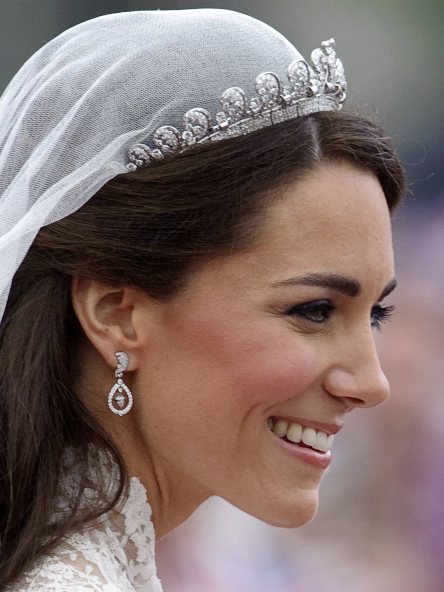 El día de su boda en 2011, Kate Middleton también recurrió al lápiz de ojos negro. (Getty)