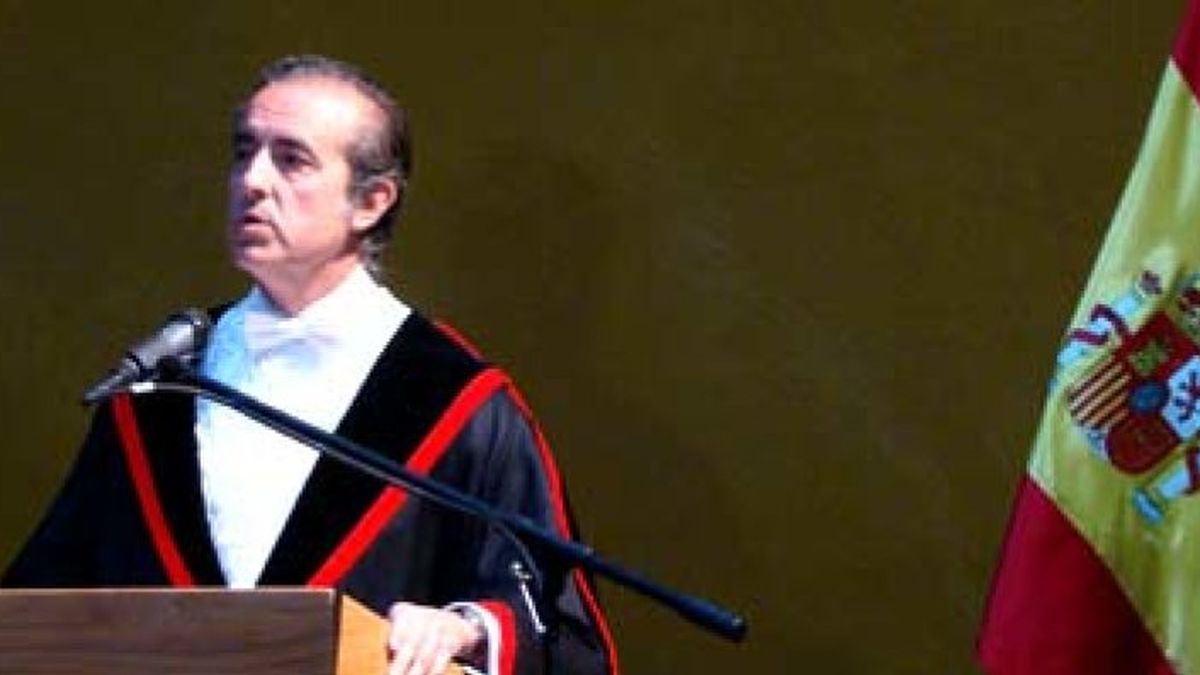 La Academia Mexicana de Derecho Internacional nombra Doctor Honoris Causa al director del IEB