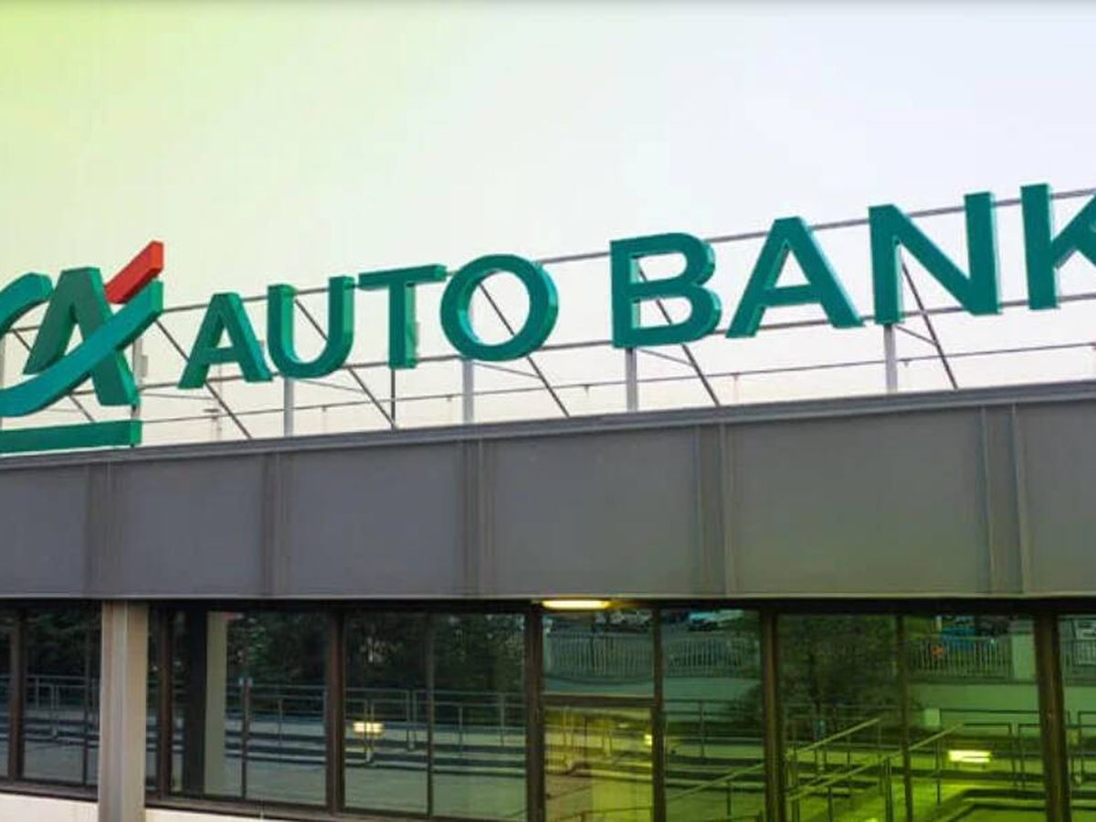 Foto: Logo de CA Auto Bank en una de sus oficinas. (Crédit Agricole)