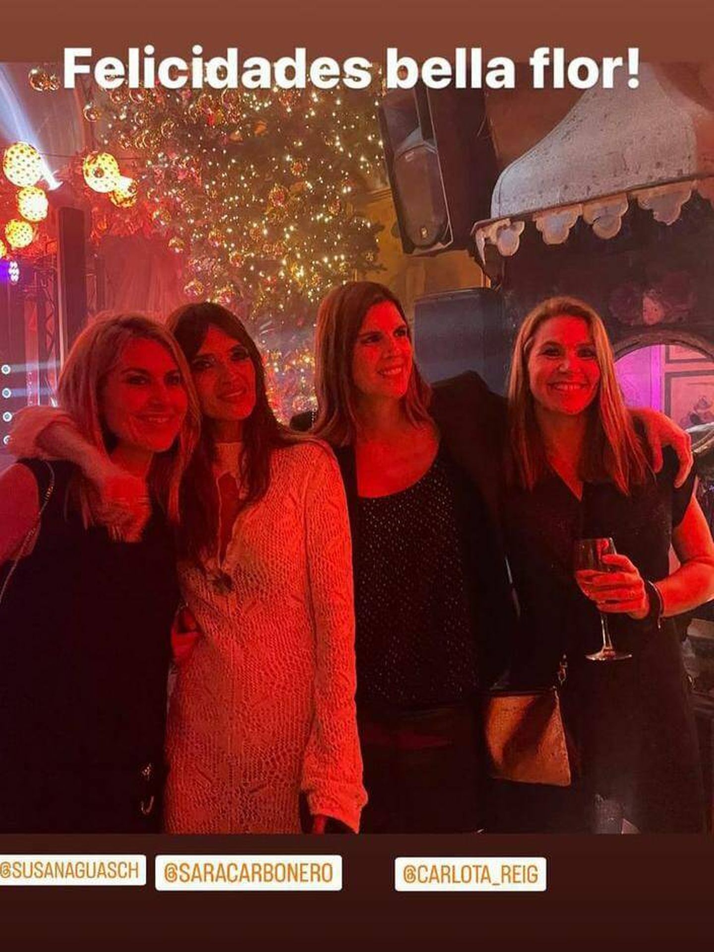 Sara disfruta del cumpleaños con algunas amigas como Susana Guasch, entre otras. (Instagram/@saracarbonero)