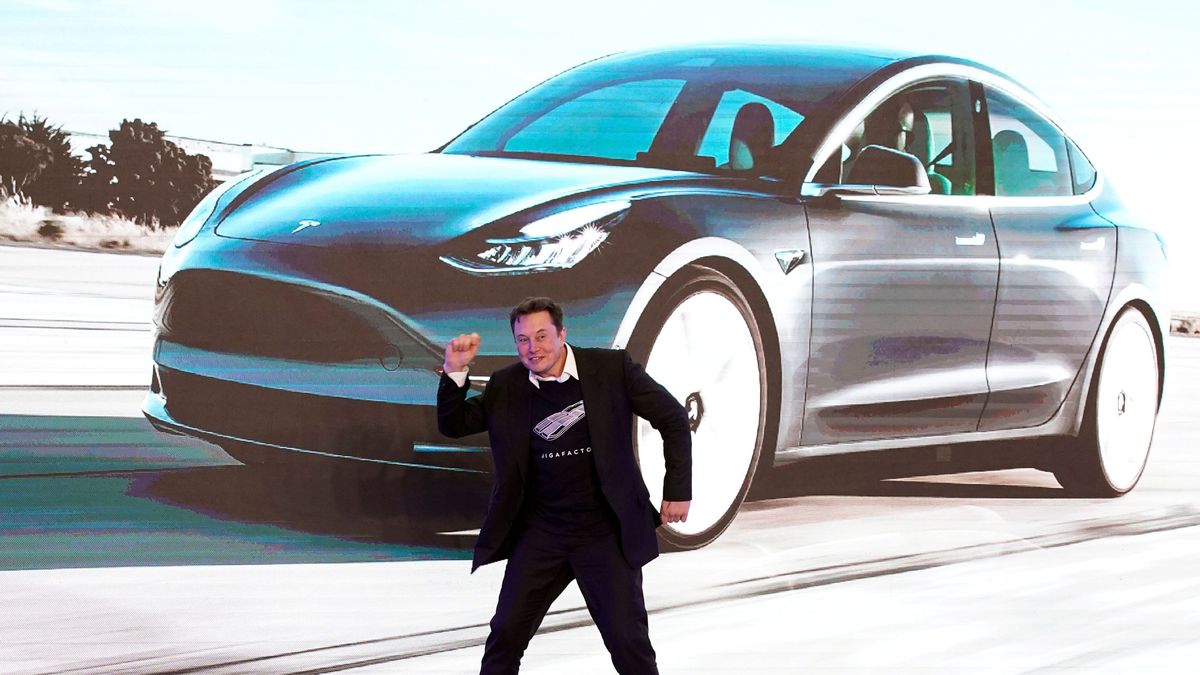 Del "tenemos la financiación" al "estamos sobrevalorados": así mueve Musk el mercado