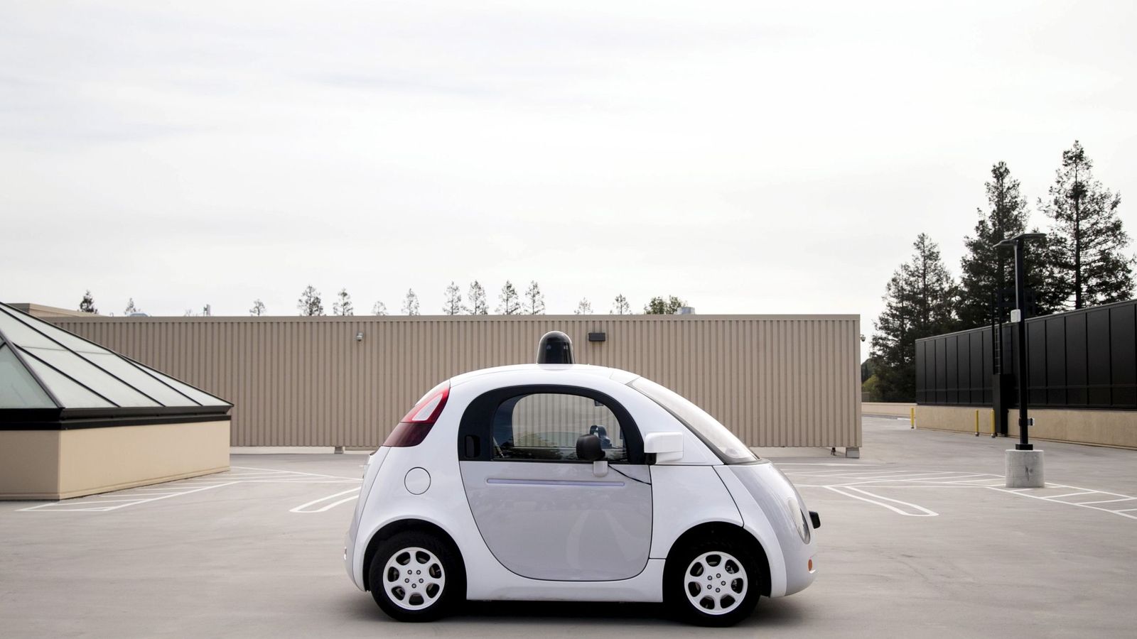 Foto: El coche autónomo de Google sufre su primer accidente (Reuters).