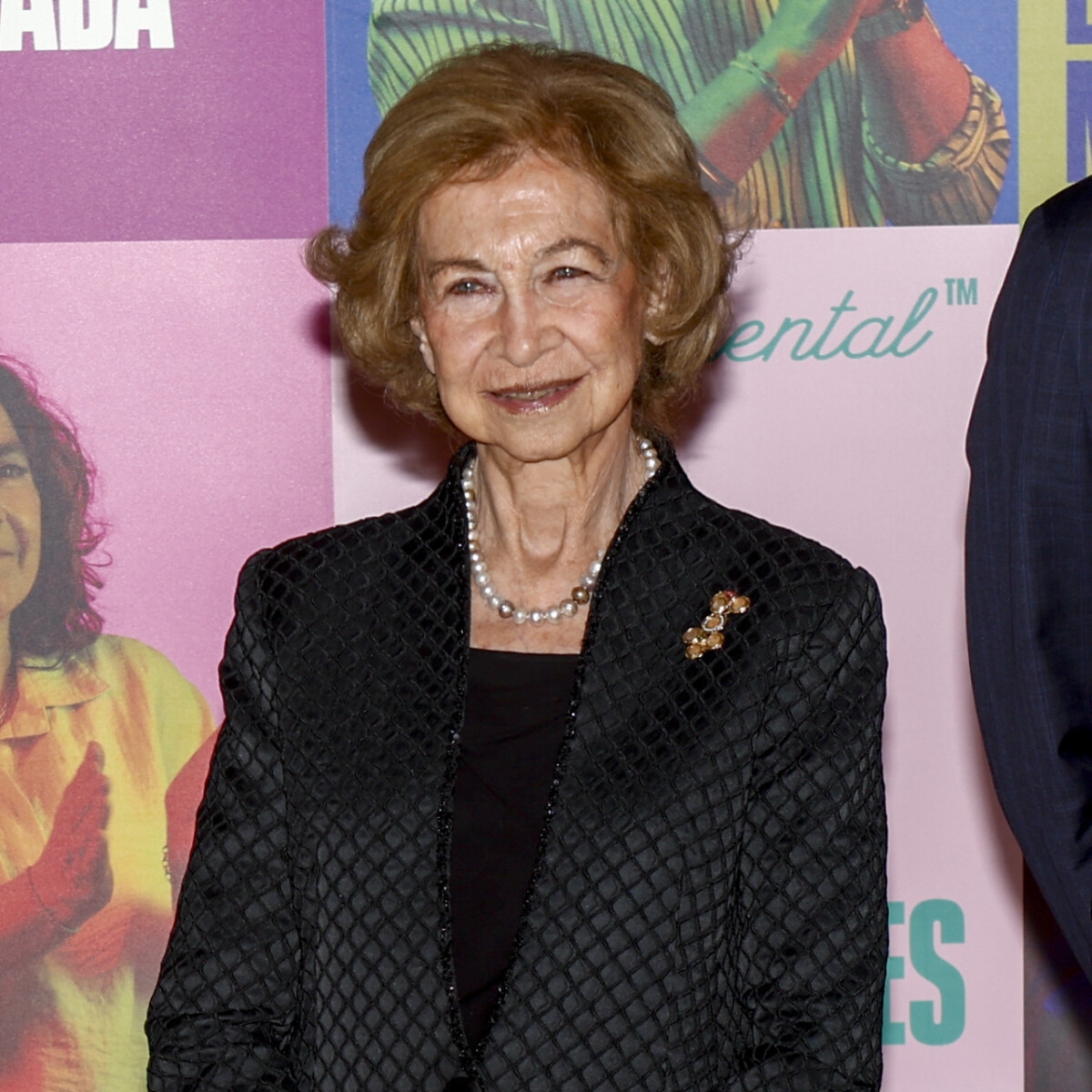 Foto de La reina Sofía en la entrega del premio musical que lleva su nombre: chaqueta reciclada y su look NEGRO, al detalle