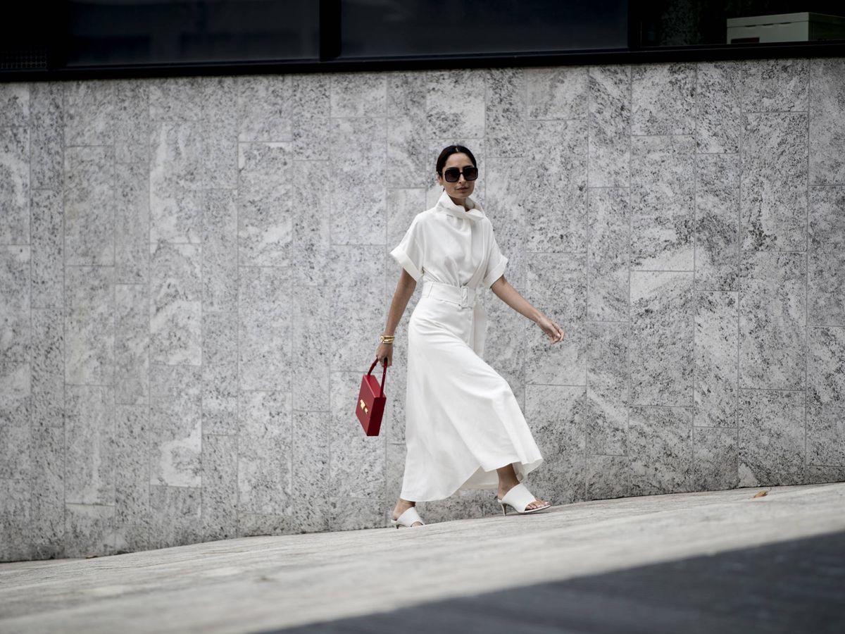 Manual de uso del nuevo vestido blanco en 10 lookazos vistos en las calles