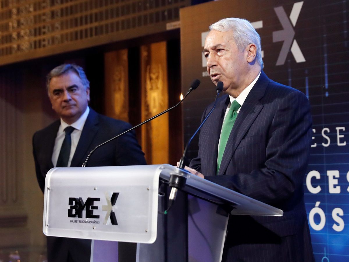 Foto: Antonio Zoido y Javier Hernani, presidente y consejero delegado de BME, en la Bolsa de Madrid. (Efe)