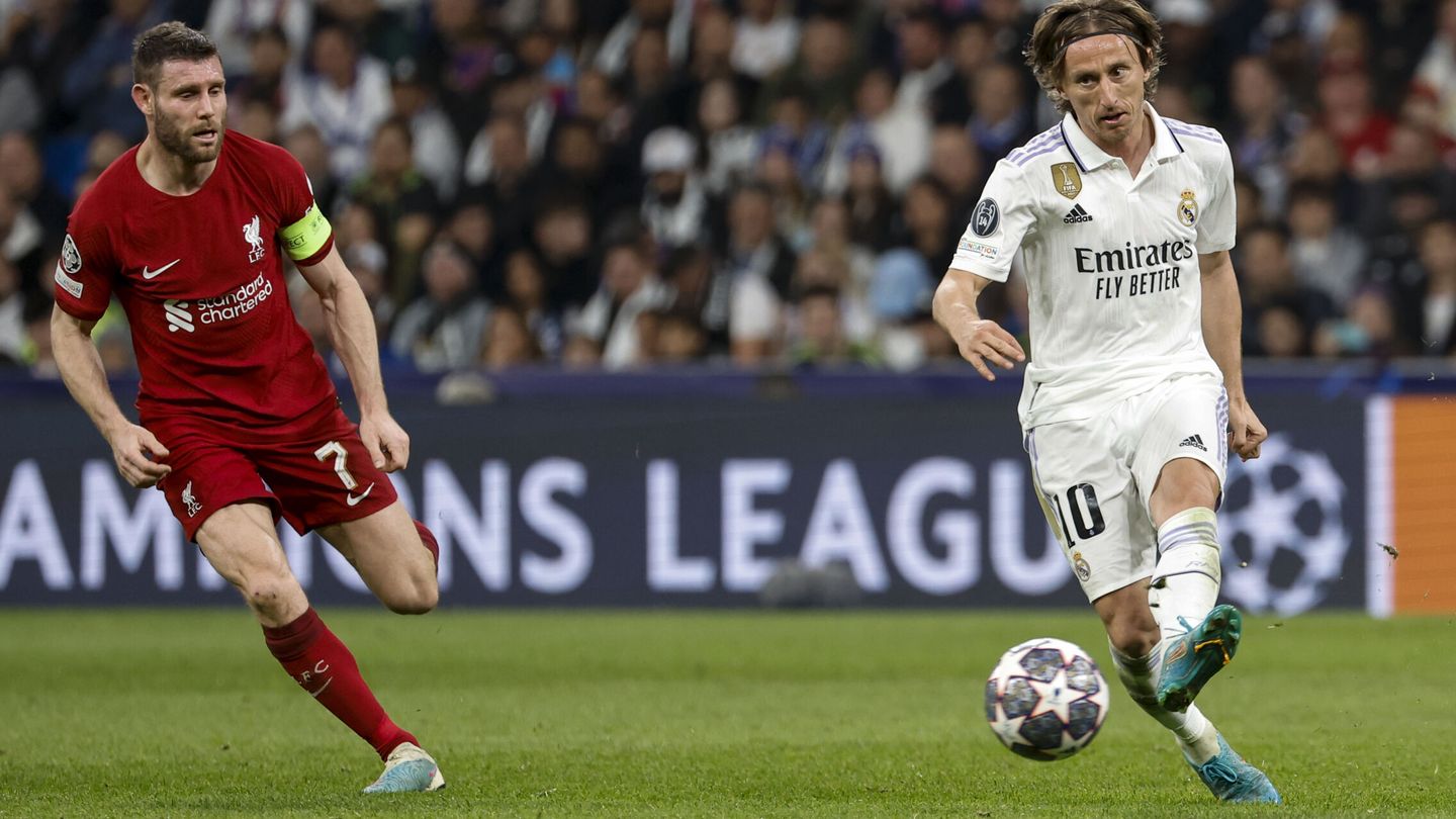 Modric, en una acción del partido contra el Liverpool. (Reuters/Susana Vera)