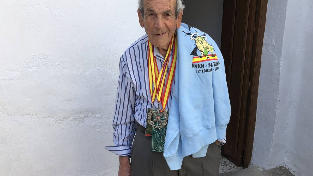 La historia de Súper Paco (80 años): así se prepara el héroe de los 101 km de Ronda