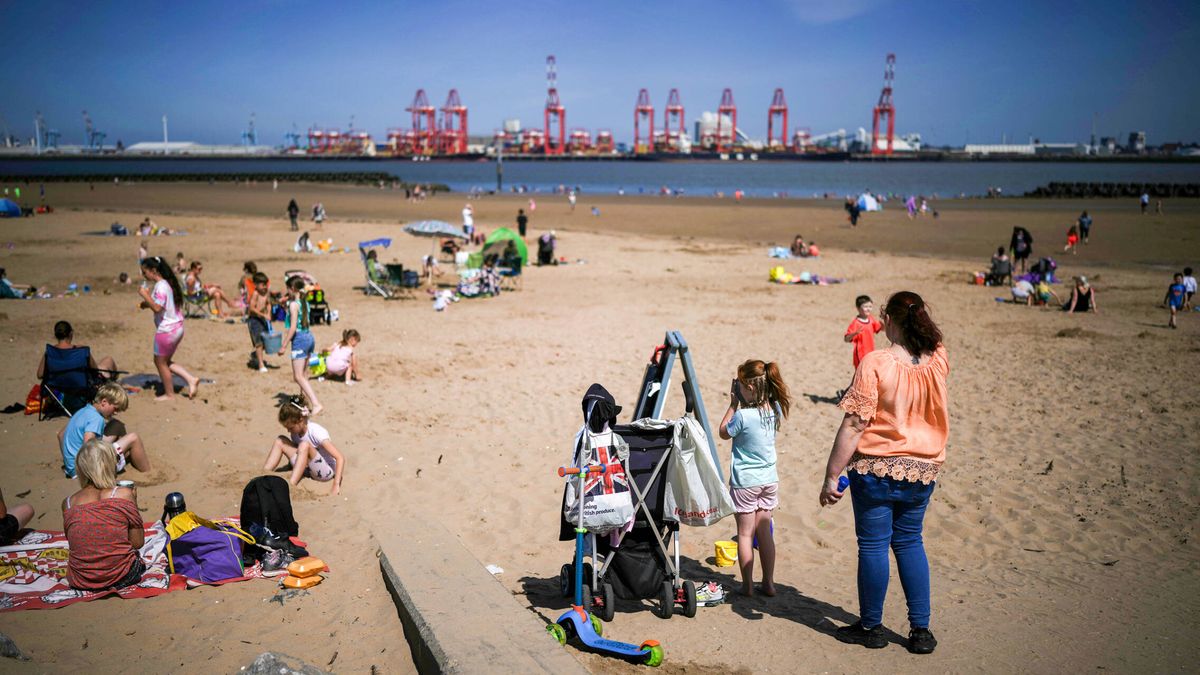 La última víctima inesperada del Brexit: las playas de UK se llenan de aguas residuales