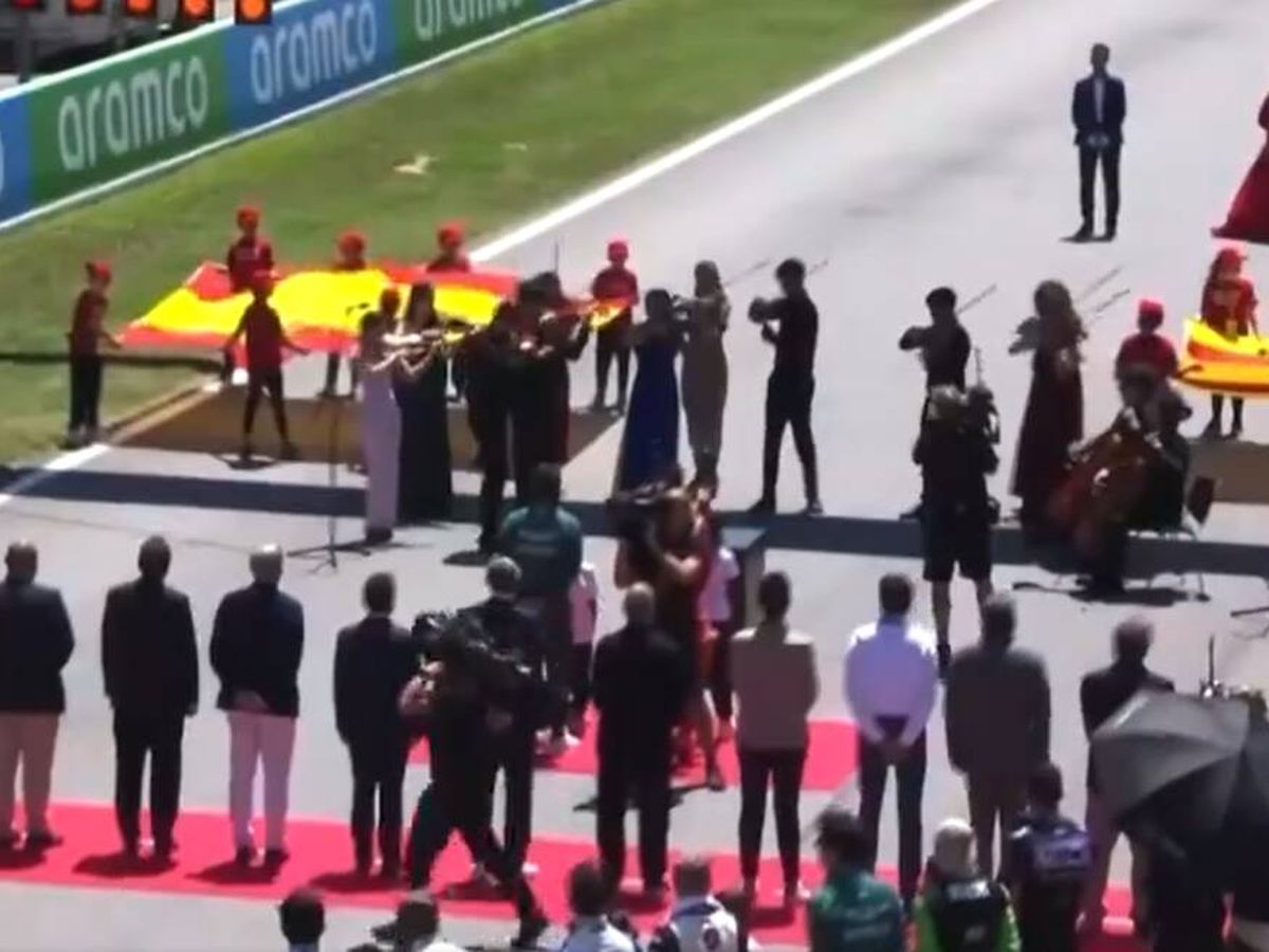 Foto: Polémica en redes por este gesto de TV3 con el himno de España en la carrera de F1 (TV3/X/@MedF1osTV)
