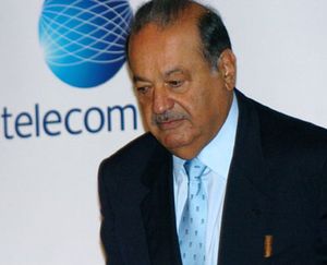 Denuncias contra la alcaldesa de Llanes por beneficiar a un amigo del magnate Carlos Slim