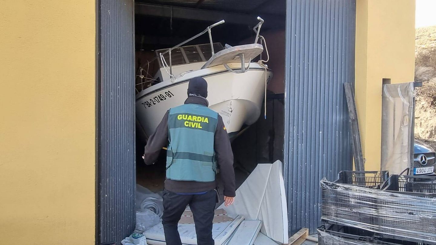 Imagen de archivo de una embarcación incautada por la Guardia Civil. (EC)