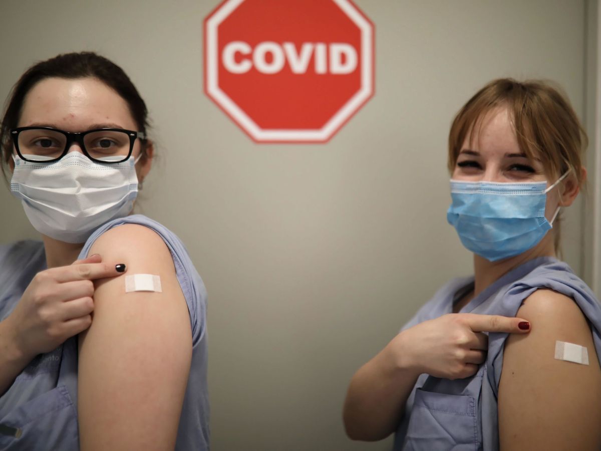 Foto: También podrán participar las personas que ya han sido vacunadas (EFE/Leszek Szymanski)