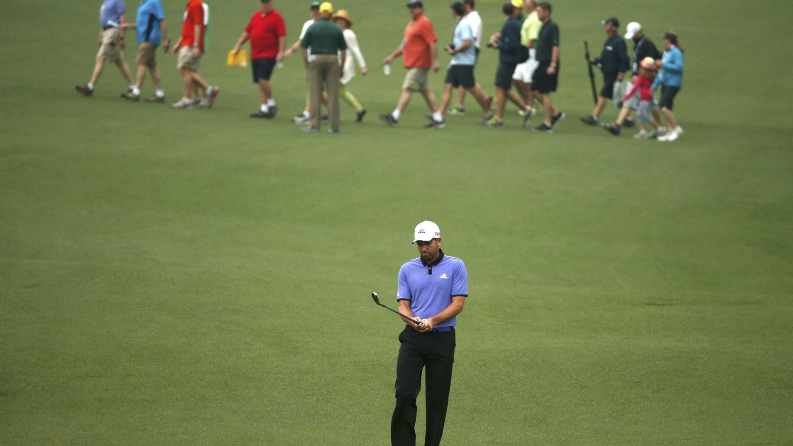 Foto: Sergio garcia of spain walks down the second fairway during his practice round ahead of the 2015 masters at the augusta national golf course in augusta