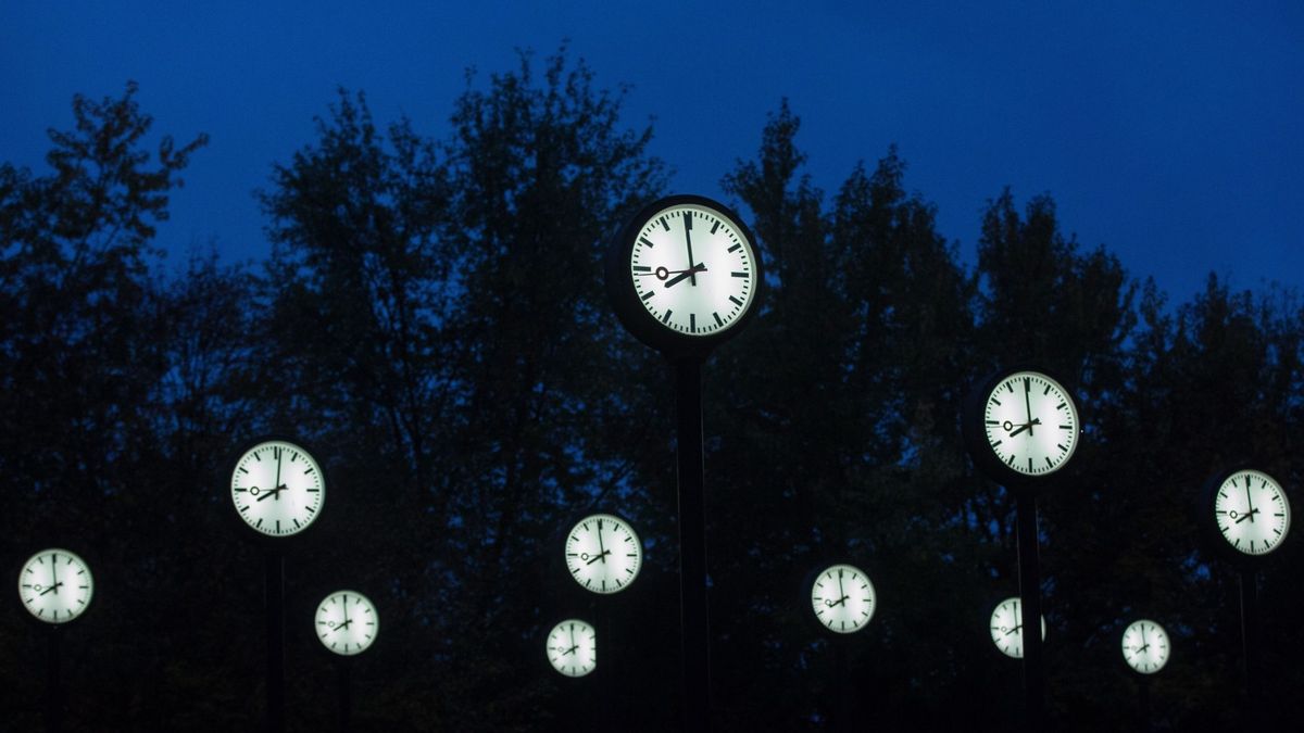 Nixon, Yom Kippur y Pompidou: el origen del cambio de hora y por qué debe terminarse