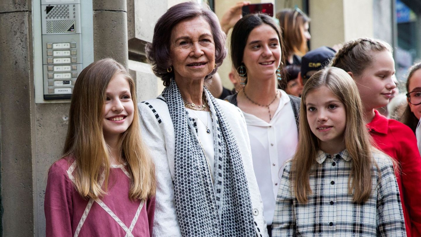 La reina Sofía, feliz en su papel de abuela. (EFE/Rodrigo Jiménez)
