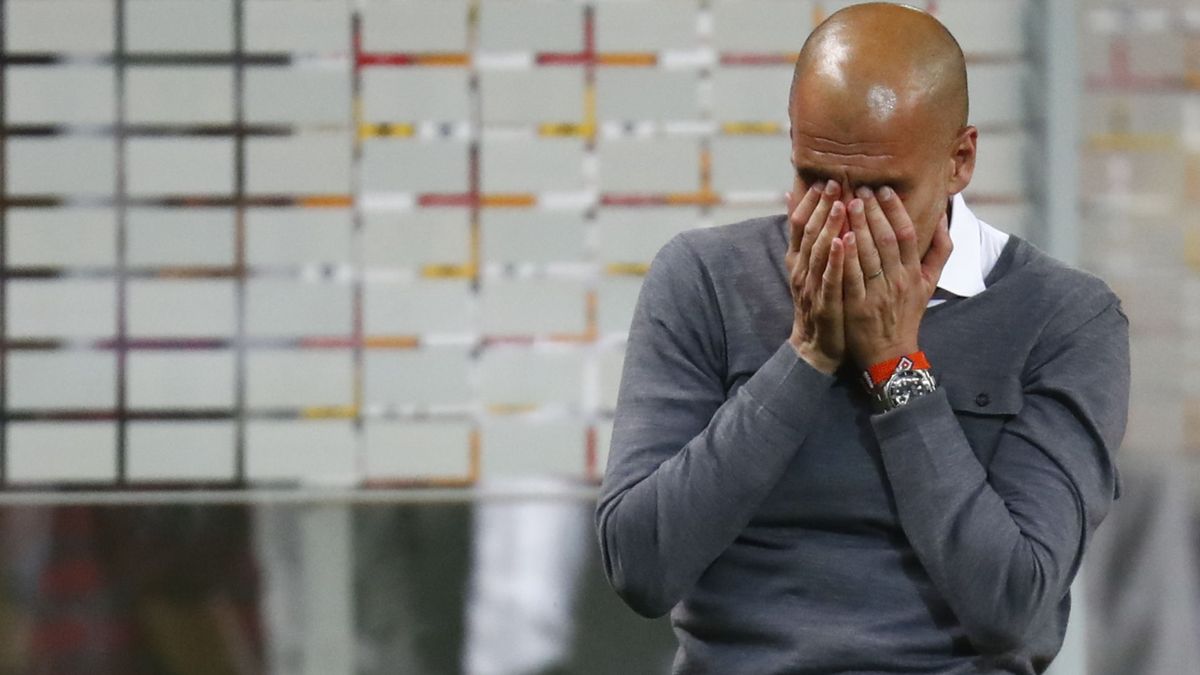 Guardiola se despide de Alemania llorando y con su segundo doblete
