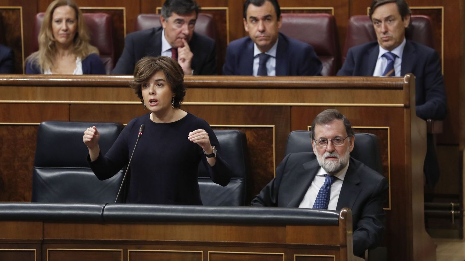 Foto: Soraya Sáenz de Santamaría y Mariano Rajoy en el Congreso de los Diputados. (EFE)