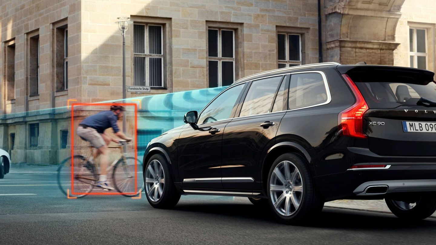 Volvo fue una de las marcas pioneras en la detección de peatones y ciclistas. 