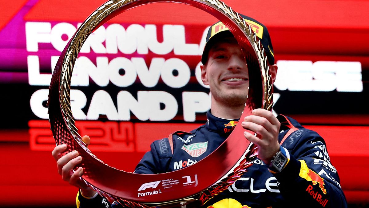 Un collar del 'Dragón' para Verstappen: este es el nuevo trofeo del GP de China para la Fórmula 1
