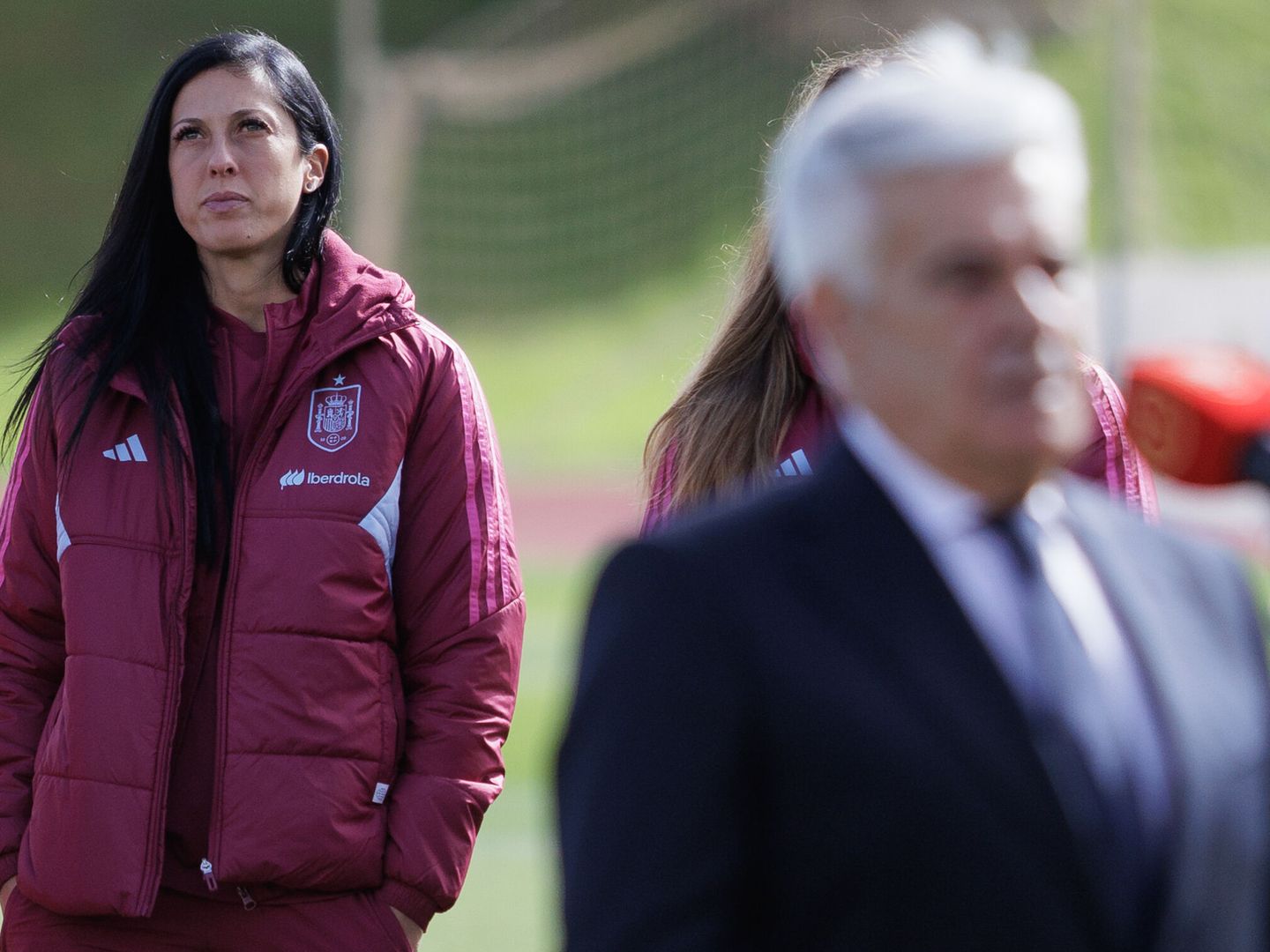 Jennifer Hermoso, en su regreso a la Selección, con Pedro Rocha, sustituto de Rubiales, en primer plano. (AFP7) 