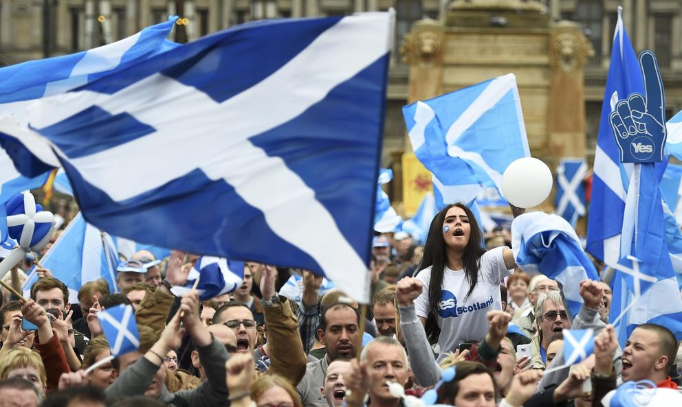 Manifestantes a favor de la independencia de Escocia se manifiestan en Glasgow (Reuters).