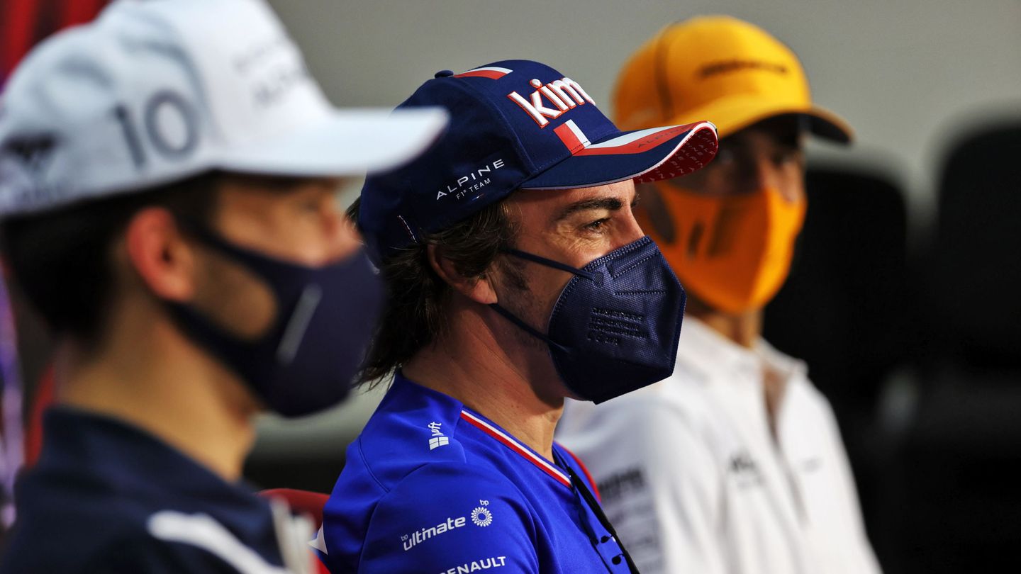 Fernando Alonso en la rueda de prensa. (Efe)