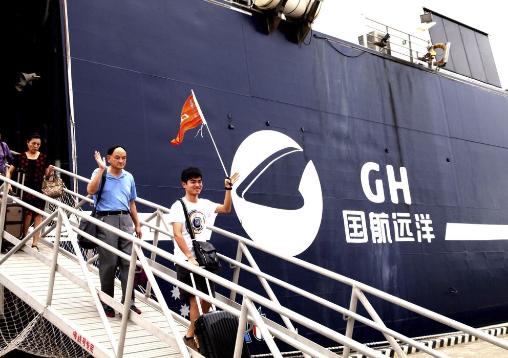 Foto: Turistas chinos en un crucero (EFE)