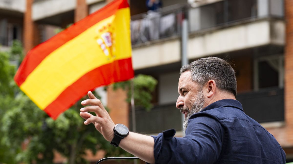 Carta de Abascal a Feijóo: le ofrece un frente común "contra el golpe" si rompe con Sánchez