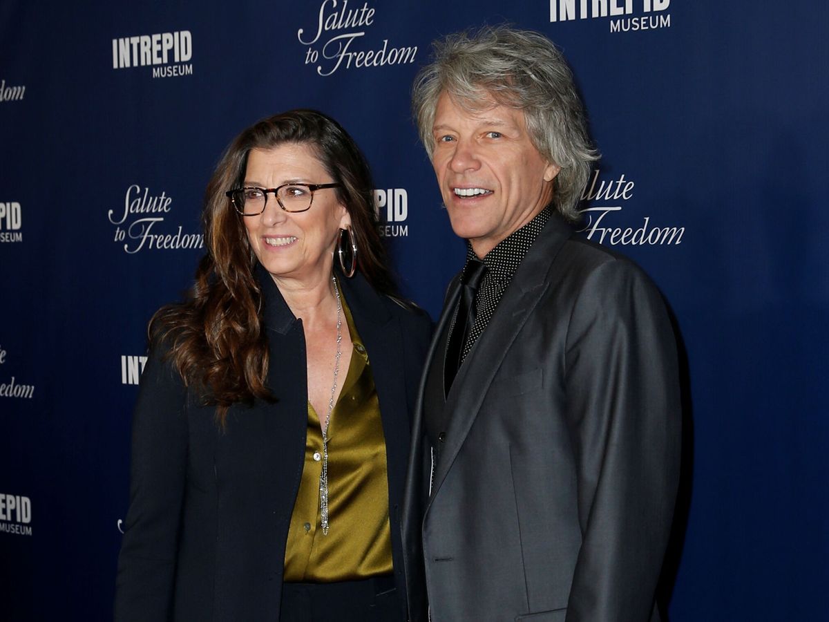 Foto: Jon Bon Jovi y su mujer, Dorothea Hurley, en Nueva York. (Reuters/Eduardo Munoz)