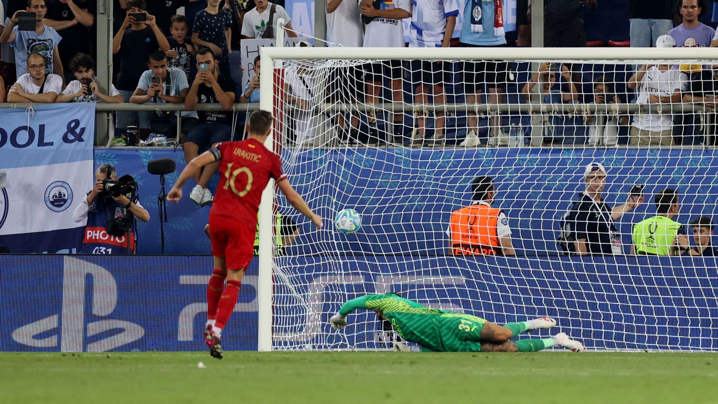 Rakitic marcó su penalti. (Reuters/Vincent West)