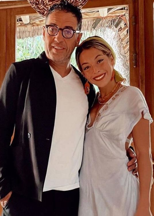 Belén Écija, con su padre, el productor Daniel Écija. (Instagram/@belenecijar)