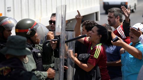 Maduro cierra la frontera con Brasil pero Guaidó llega a la de Colombia 