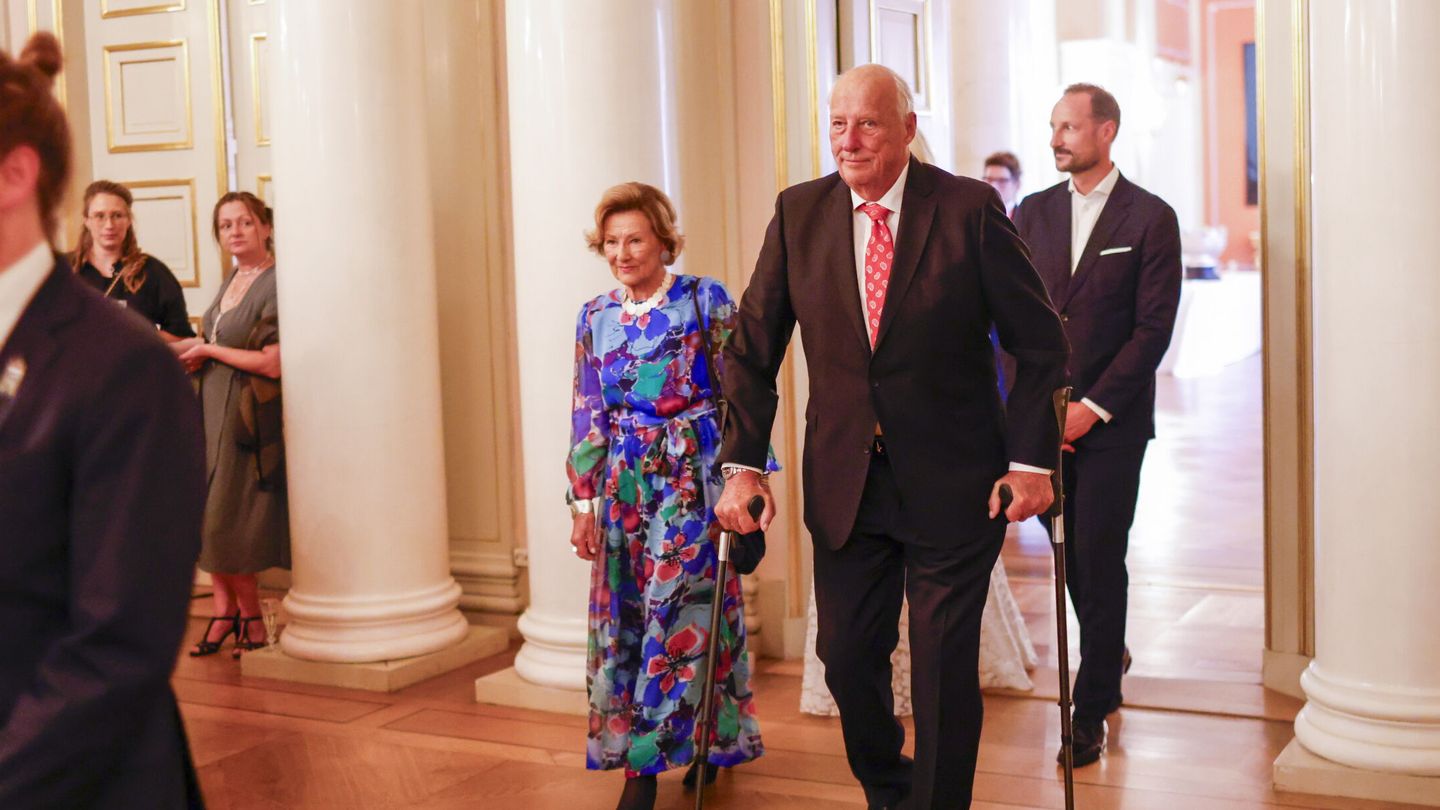 Los reyes Harald y Sonia, en la reciente celebración del cumpleaños de los príncipes. (Reuters)