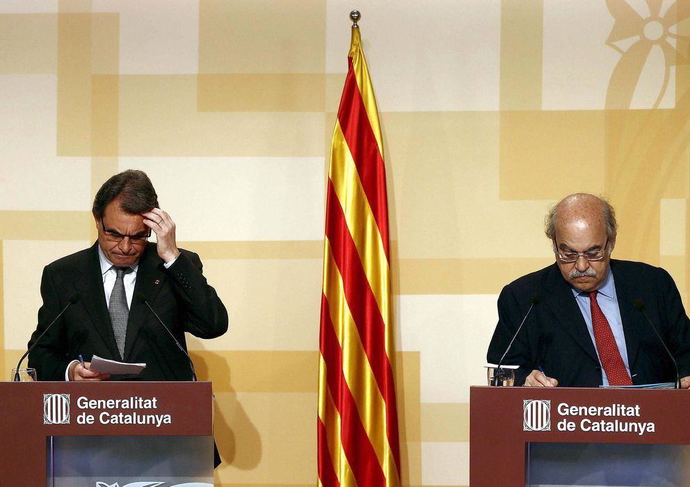 Foto: El presidente de la Generalitat, Artur Mas, junto al conseller de Economía, Andreu Mas-Colell. (EFE) 