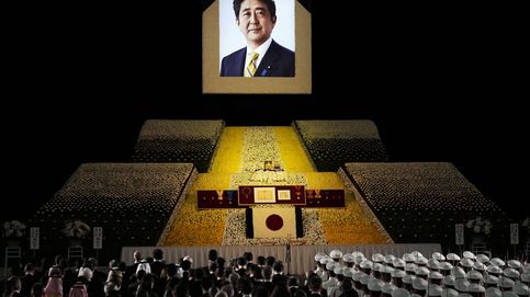 Detrás de la secta anticomunista coreana que ha puesto en jaque al primer ministro de Japón
