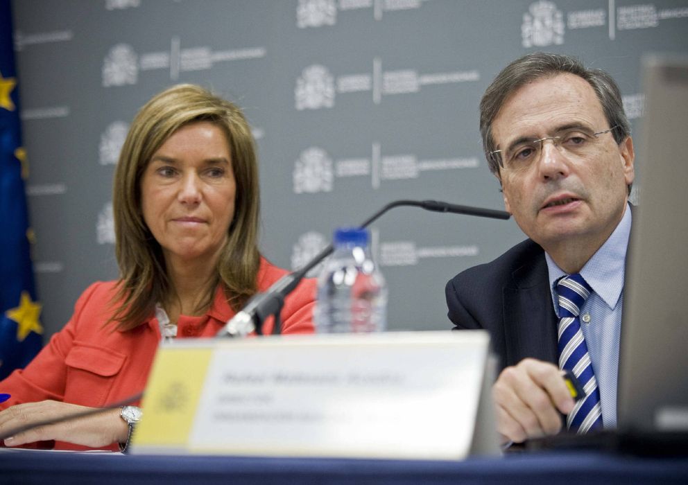 Foto: La ministra de Sanidad, Ana Mato, con el director de la Organización Nacional de Trasplantes, Rafael Matesanz. (EFE)