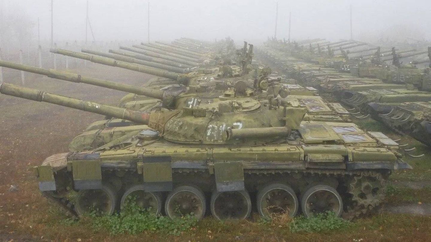 T-72 soviéticos almacenados por Rusia. (HIGHMARSED)