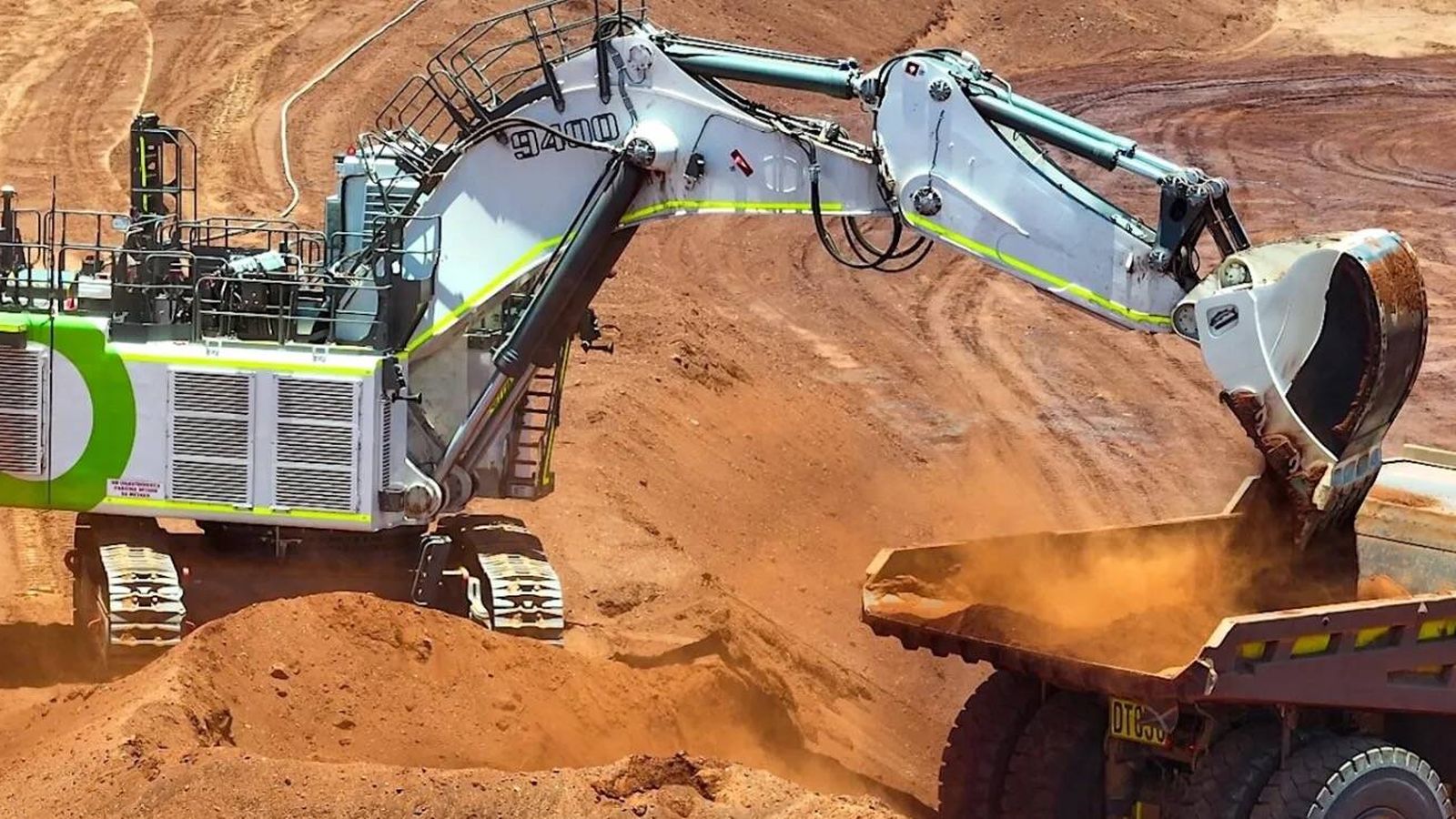 La excavadora gigante para minería Liebherr R 9400 E en acción. (Liebherr)