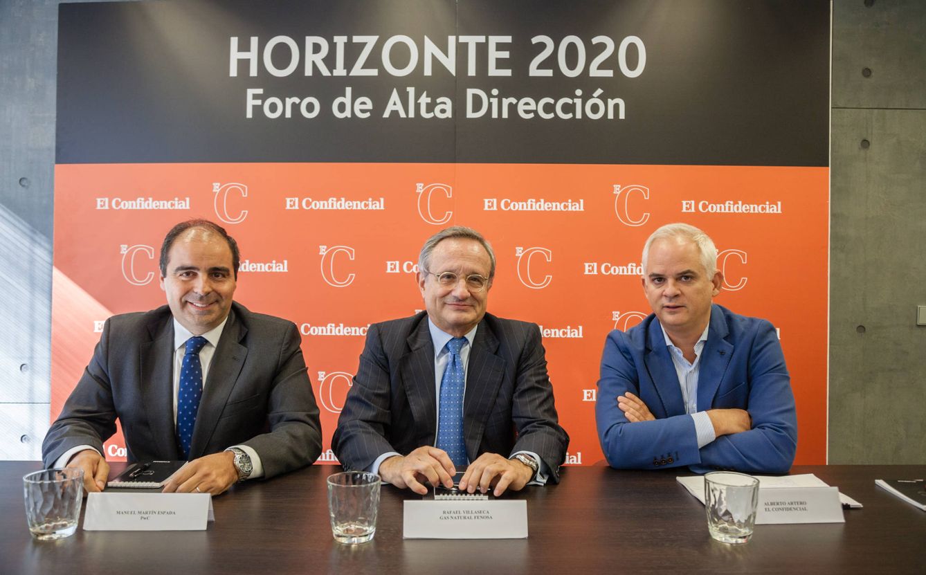 De izquierda a derecha: Manuel Martín Espada, socio de PwC, Rafael Villaseca, CEO de Gas Natural Fenosa, y Alberto Artero, director general de El Confidencial. (Foto: Jorge Álvaro Manzano) 