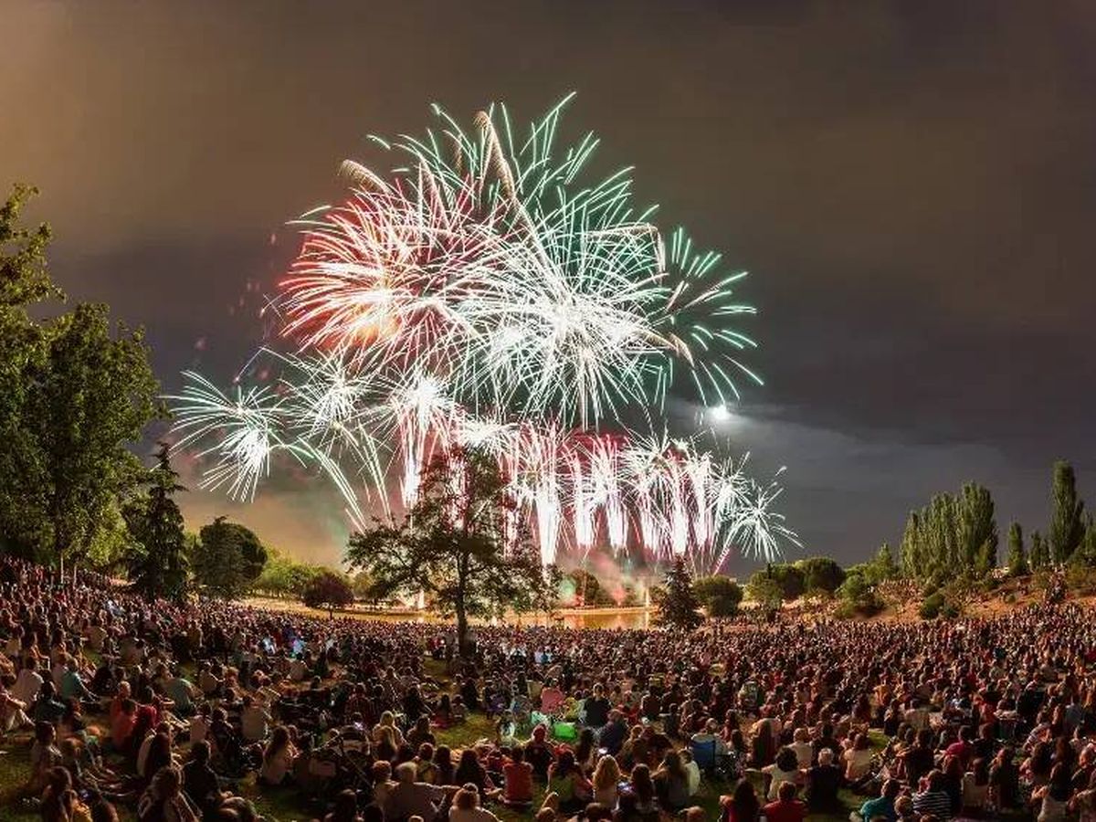 Foto: 20.000 vecinos disfrutando del espectáculo. (Ayuntamiento)