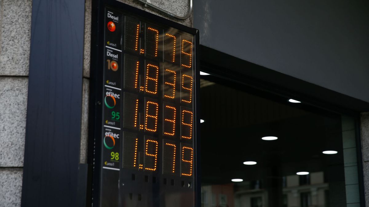 La CNMC niega que las gasolineras estén subiendo precios antes de las bonificaciones