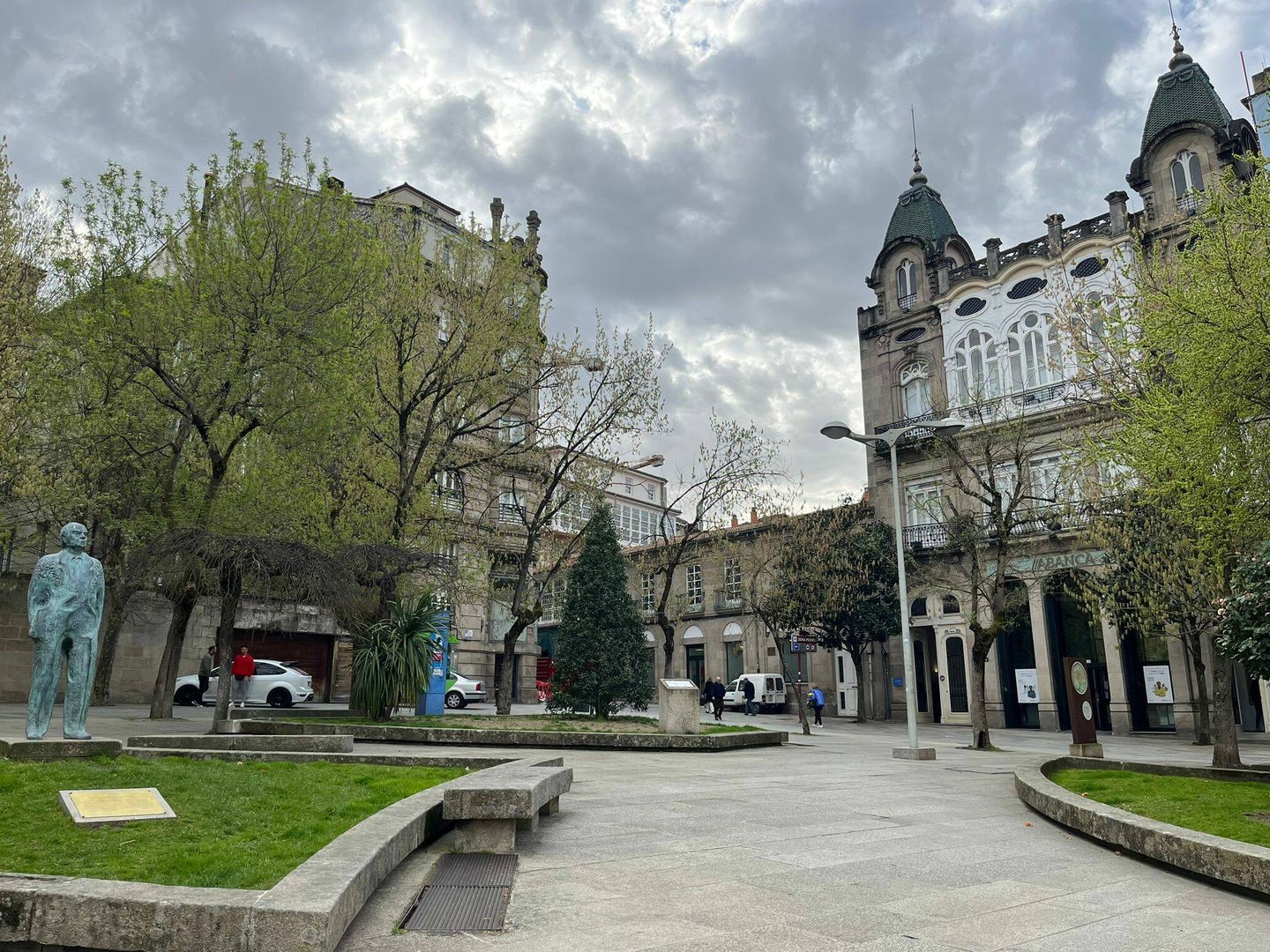 Una plaza del centro de Ourense poco transitada. (A. F.)