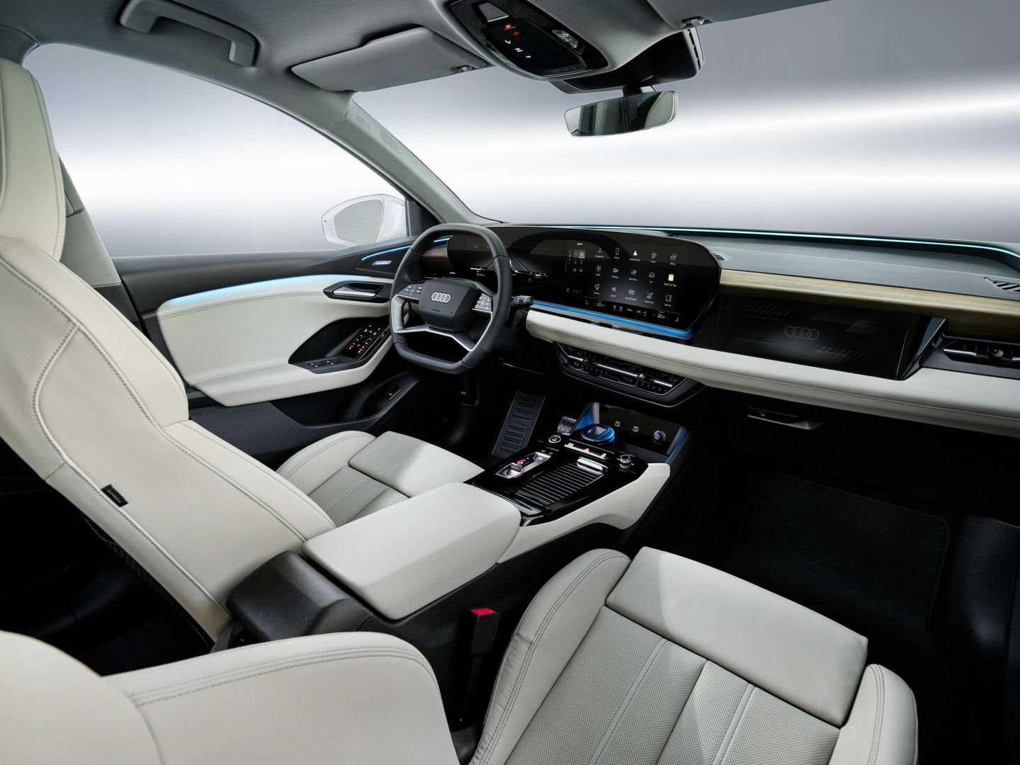 El SUV incorpora tres pantallas: cuadro de instrumentos, central y la destinada al pasajero.