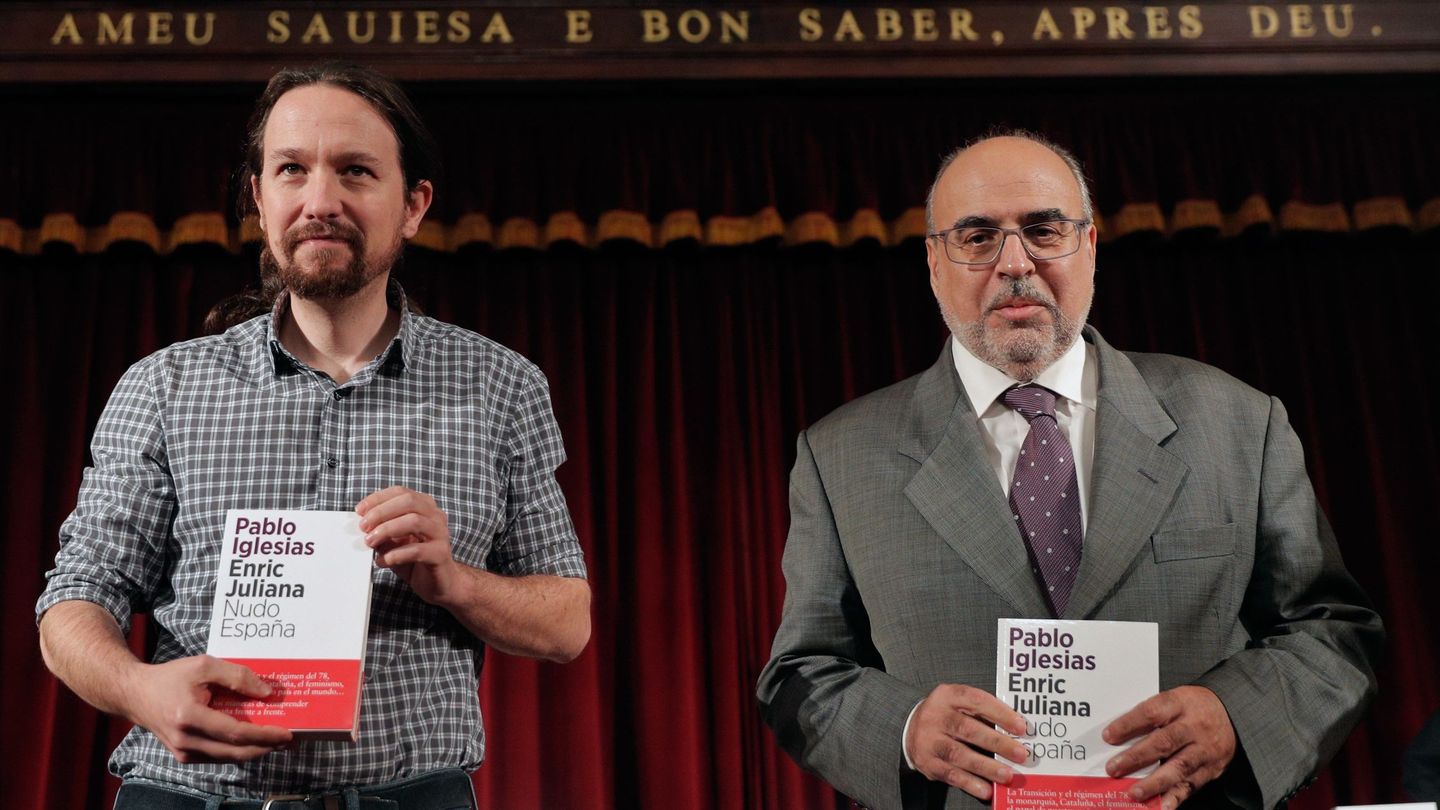 Pablo Iglesias y Enric Juliana en la presentación de su libro 'Nudo España'. (EFE)
