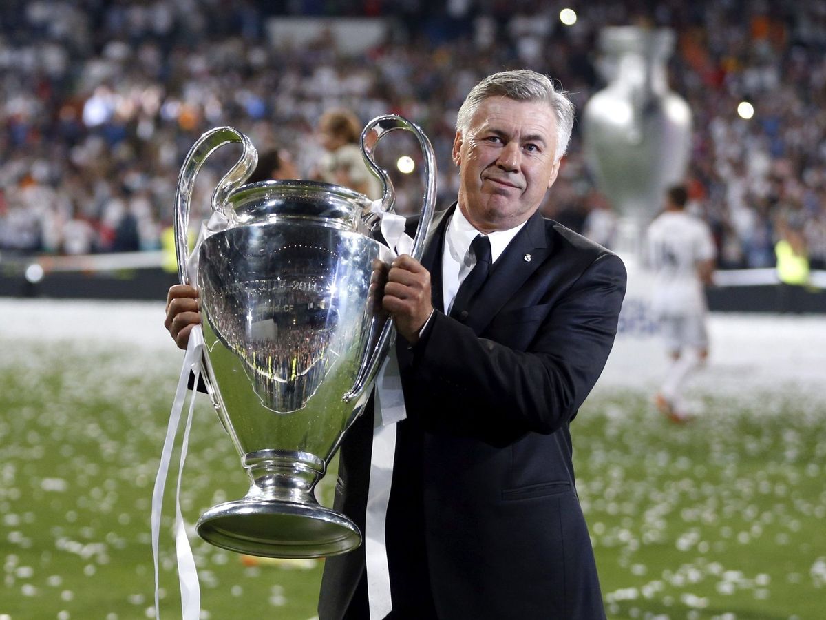 Foto: Carlo ancelotti, entrenador del Real Madrid, con el gran éxito de su primer etapa. (Efe)