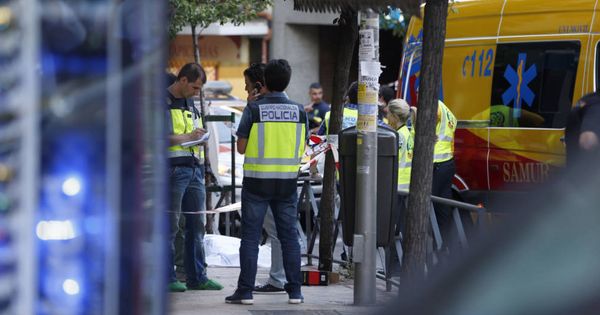 Foto: Tres personas fueron asesinadas de forma violenta en el despacho de abogados de la madrileña calle de Marcelo Usera. (EFE)