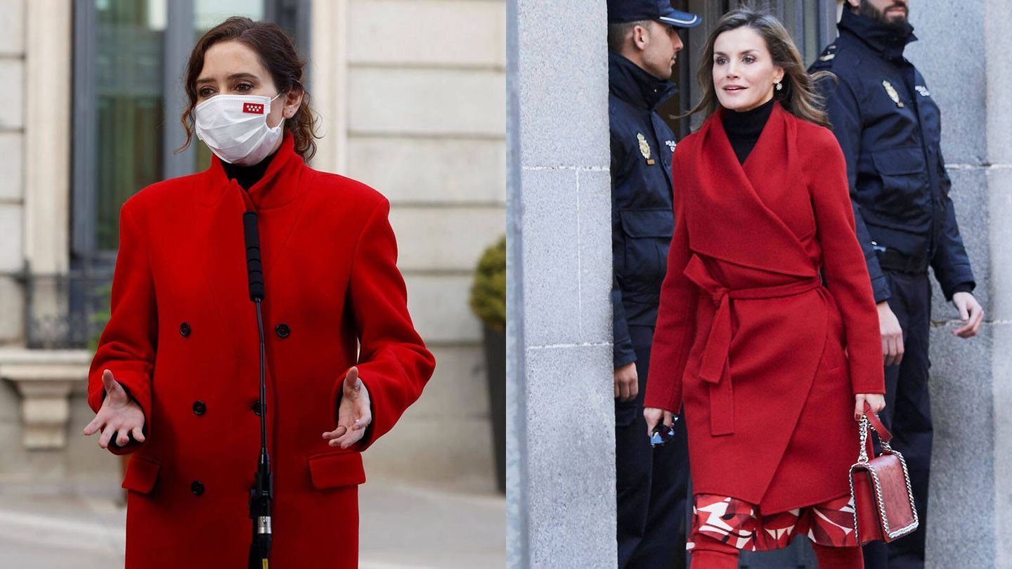 Isabel Díaz Ayuso y la reina Letizia con abrigo rojo. (EFE / Limited Pictures)