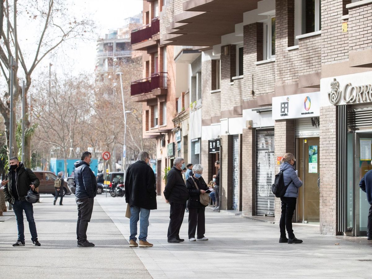 Foto: Nunca había habido tantos por votos por correo en unas elecciones catalanas. (EFE)