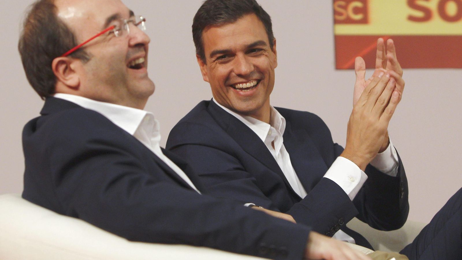 Foto: El primer secretario del PSC, Miquel Iceta, junto al secretario general del PSOE, Pedro Sánchez. (EFE)